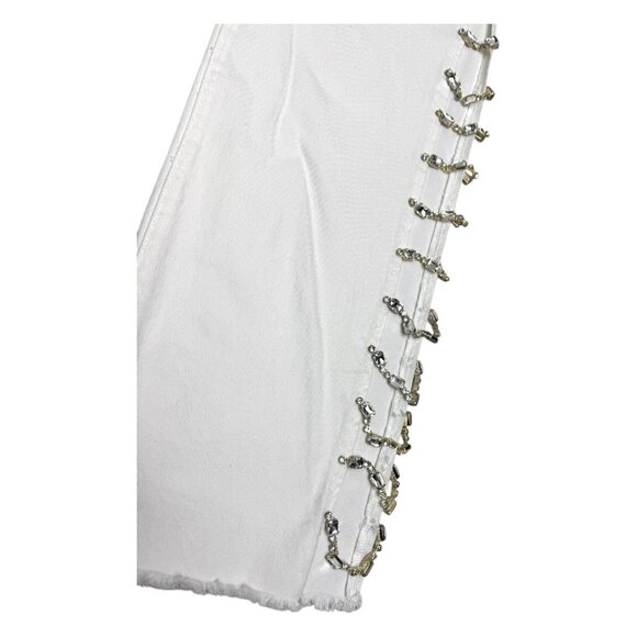 AKIRA Diamonds Metal Slit Relaxed Raw Hem White Denim Jeans Womens Size 6 - Picture 9 of 10